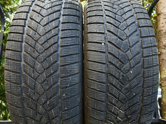 Шины R20 275 50 20 Goodyear 7 мм 2 шт. DOT24