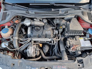 SEAT IBIZA (9 фото из 10)
