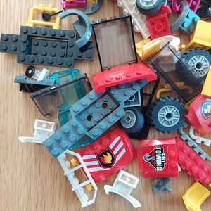 Lego auto ehitamise stardikomplekt (2 foto / 4)