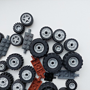 Lego rehvide ja kinnituste komplekt (3 foto / 4)