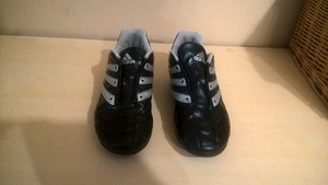 Adidas Traxion nahast jalgpallijalatsid,s.35 (2 foto / 3)