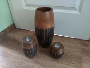 Puidust vaas+ teeküünlaalused (1 foto / 1)