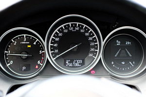 Mazda 6 AWD 2.2 R4 129kW (11 foto / 15)
