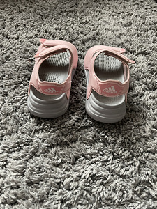 Сандалии Adidas (3 фото из 4)