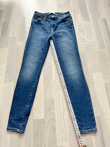 Джинсы Hilfiger (1 фото из 6)