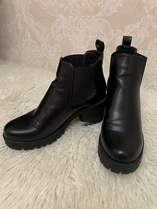 Ботинки 39 разм. (2 фото из 3)
