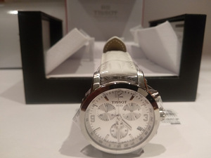 Tissot новые часы (2 фото из 5)