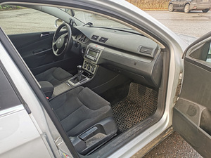 VW Passat B6 (6 foto / 15)
