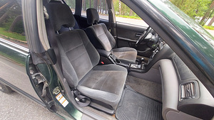Subaru Legacy 2.0 92kw (5 foto / 10)