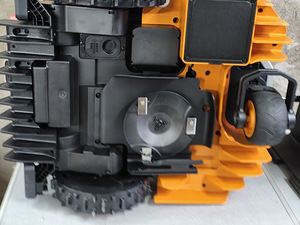 НОВИНКА!!! 0 часов! Робот-газонокосилка Worx Vision WR206E 600м2 (5 фото из 9)