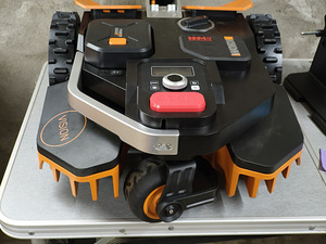 НОВИНКА!!! 0 часов! Робот-газонокосилка Worx Vision WR206E 6 (4 фото из 10)