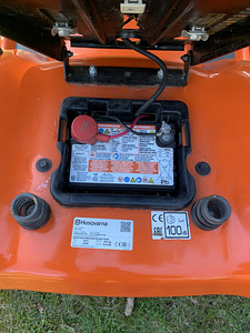 Murutraktor Husqvarna TS138 (6 foto / 7)