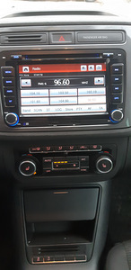 Volkswagen Tiguan (9 foto / 9)