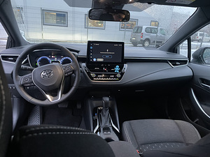 Toyota Corolla rent (5 foto / 6)