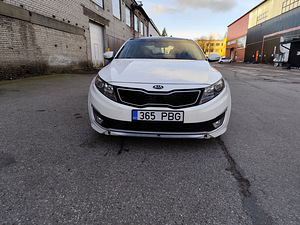 Auto rent Kia Optima (7 foto / 7)