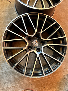 5x130 диски 20x10,5 / 20x9 (4 фото из 8)