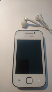 Samsung galaxy y gt-5360 (1 foto / 2)
