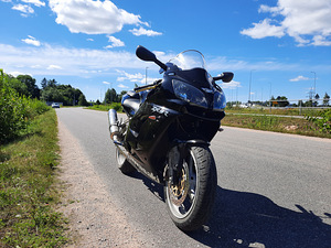 Kawasaki ZX9R 2000 (2 foto / 4)