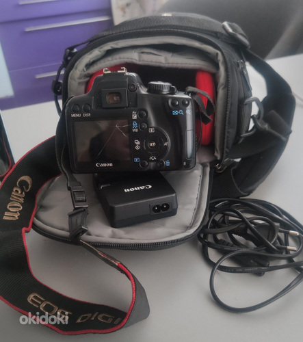 Canon Eos 1000d + чехол + зарядное устройство (фото #1)