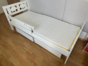 Детская кровать (2 фото из 2)