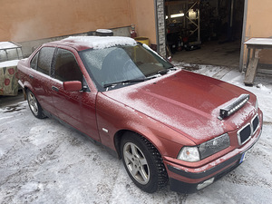 BMW 318i (3 foto / 5)