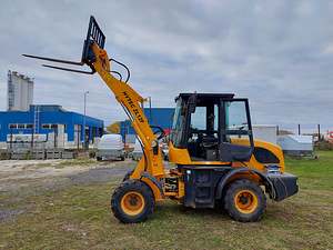 Laadur Hytec 1.5T tõstejõuga (5 foto / 6)