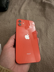 iPhone 12 64 ГБ (4 фото из 10)