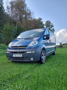 Opel vivaro (1 фото из 3)