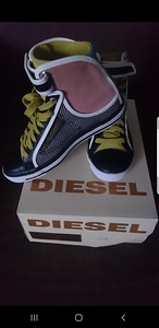 Diesel новые кожаные кеды, размер 38