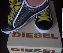 Diesel новые кожаные кеды, размер 38