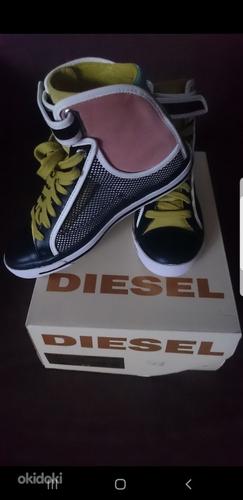 Diesel новые кожаные кеды, размер 38 (фото #1)