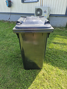 Prügikoneiner 360l (1 foto / 4)
