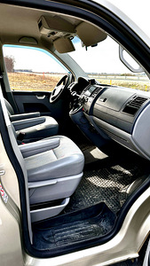 Volkswagen Transporter Combi L1H1 2.5 R5 128 кВт (8 фото из 14)
