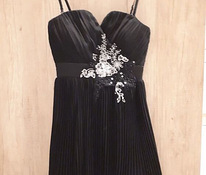 Красивое черное платье, S
