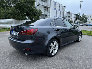 Lexus IS 250 Mark Levinson 2.5 V6 153kW (6 foto / 10)