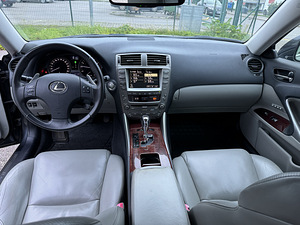 Lexus IS 250 Mark Levinson 2.5 V6 153kW (10 foto / 10)