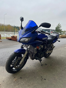 Yamaha FZS600 Fazer (2 foto / 8)