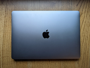 MacBook Air 13" Apple M1 (1 foto / 2)