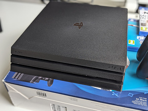 Sony PlayStation 4 Pro 1 TB (4 foto / 5)