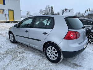 Volkswagen Golf (2 foto / 11)