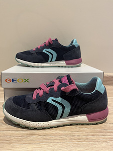 Кроссовки Geox, размер 34 (9 фото из 10)