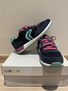Кроссовки Geox, размер 34 (10 фото из 10)
