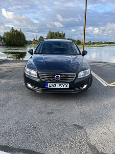 Volvo v70 Summum D4 My2015 (2 foto / 15)