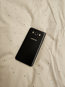 Samsung J7 (2 фото из 2)