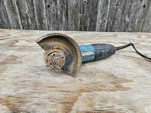 Makita GA5050 nurklihvija / relakas (2 foto / 3)
