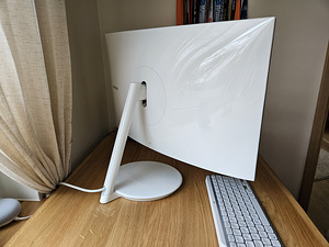 Монитор Samsung LC27H711QEU (2 фото из 4)