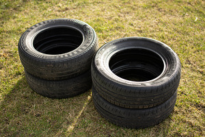 Suverehvid 2x Continental + 2x Yokohama 175/65 R14 (1 foto / 1)