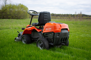 Murutraktor / Raider Husqvarna R 112C (3 foto / 4)