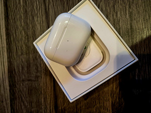 AirPods Pro 2 ümbris (1 foto / 2)