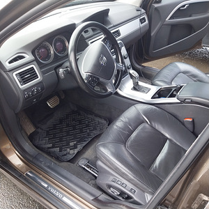 M: Volvo v70 2.0 100kw D3 momentum (5 foto / 14)